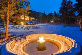 Green Mt Getaway Hot Tub Game Room & Fire Pit